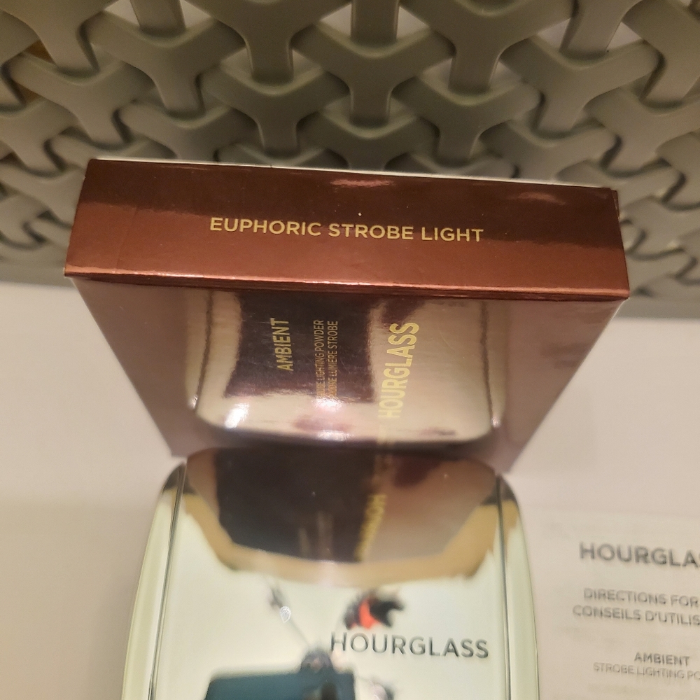 Hourglass AMBIENT STROBE LIGHTING POWDER Euphoric Strobe Light. BNIB - Picture 5 of 6